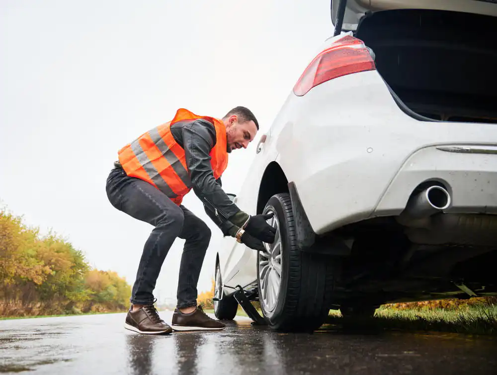 Emergency tyre repair in dubai and sharjah